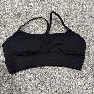 Size small, AYBL brand sports bra (comes with removable pads). 
Never been worn.